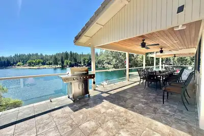 Image de Luxury Yosemite Lake House
