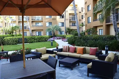Image de Short Drive to Boca Raton Beach! Pets Are Welcome, Free Parking, Pool!