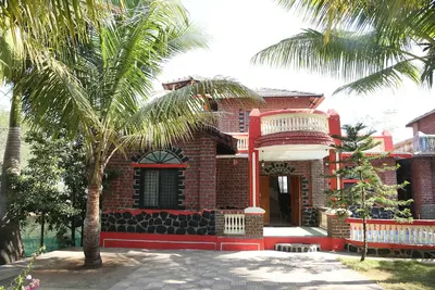 3bhk Villa with Pool in the middle of pure nature