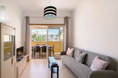 Image de Appartement de vacances \"Royal Cabanas Golf 89\" avec vue sur la mer, piscine partagée et terrasse