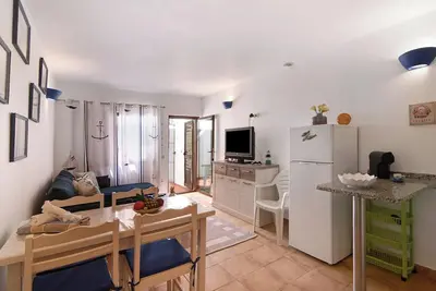 Image de Maison de vacances 'Typical Algarve Almargem 75' avec terrasse privée et jardin partagé