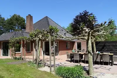 Image de Villa with shared pool and wellness (can be booked for private use).
