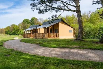 Image de 6-person safari tent with private bathroom, kitchen and hotel-quality beds