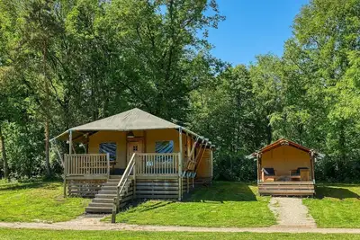 Image de A Glamping Lodge with extra sleeping tent