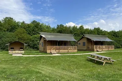 Image de A combination of our most luxurious Glamping Lodges