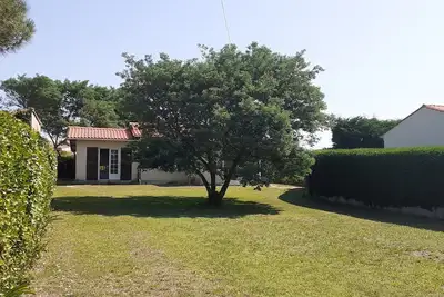 Image de Maison sur terrain clos arboré à 300 m de la mer