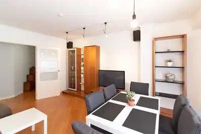 Image de Global Properties: Central 4-bedroom apartment