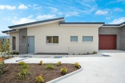 Image de Villa 6 New Modern Walk to shops 10min Airport/Cbd