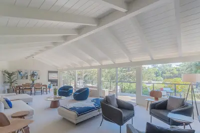 Image de 3900 Palm House on Cabrillo - In Golfer's Paradise