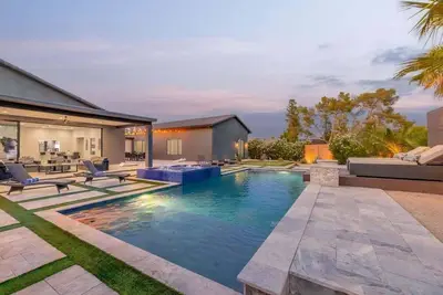 Image de HÓZHÓ Resort-Style Desert Escape w/ Pool & Cabana