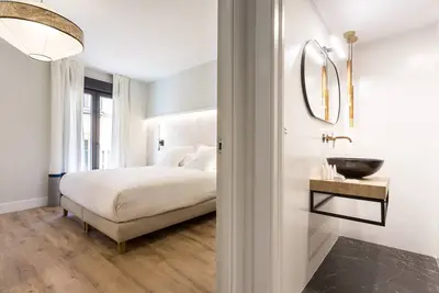 Image de Moderno Apartamento con 4 Dormitorios Ideal Para 8