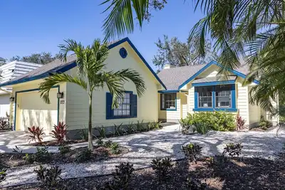 Image de Experience a Family and Dog-Friendly Historic Home Close to Siesta Key!