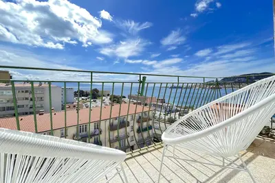 T3 rénové vue mer, climatisé, plage à 300m