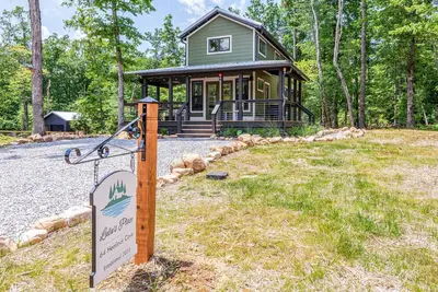 Image de Lulu's Place - A Lakeside Tiny Home in Tennessee
