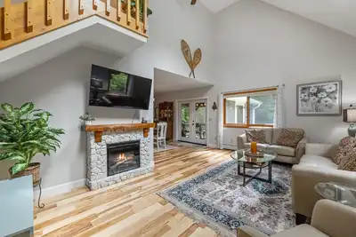 Image de Treetop Lake Winnipesaukee! Sandy beach, swim & kayak, barbeque under the pines