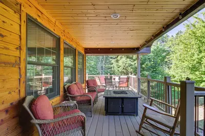 Image de Cozy Frazee Lake Home w\/ Hot Tub & Fire Pit!