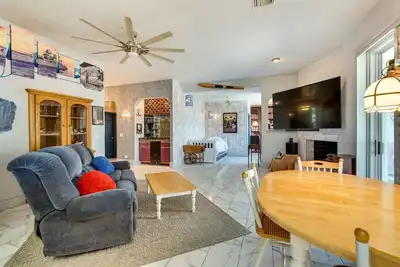 Image de Lake Havasu Home w/ Rooftop Deck ~ 1 Mi to Beach!