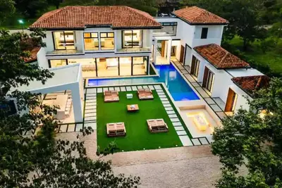 Image de Luxury, Free Breakfast, Free Transfer, Pool, Bbq