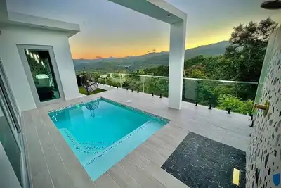 Image de Luxury Tiny home with pool & amazing view