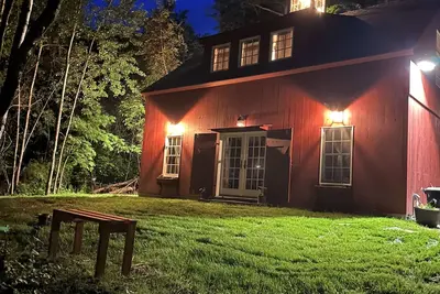 Image de Barn Home & Chicken Farm.