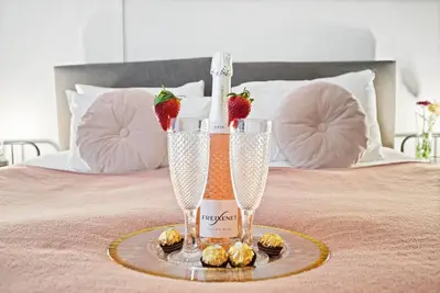 Image de Appartement-Salle de bain privée séparée-Supérieure-Vue sur Rue