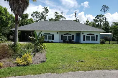 Image de Last Minute Beach Vaca! Great backyard, walking distance to beach Shipwrecked!