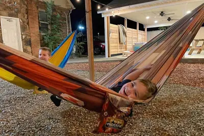 Image de Hot Tub|Pets|Extended Stay Loft | Family Friendly & Cozy