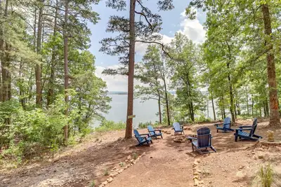 Image de Edgemont Waterfront Cabin Rental w\/ Beach Access!
