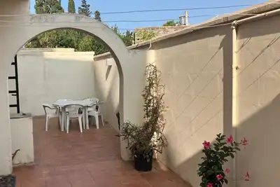 Image de St. Julians apartment with yards in a very quiet area, near amenities and beach