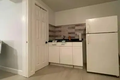 Image de Beachy Basement Banter
