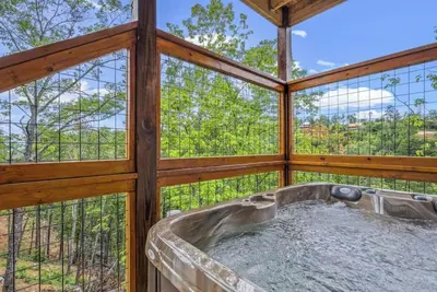 Image de Gorgeous 2bd Cabin w/ Fireplace +Hot Tub +Arcade
