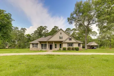 Image de Airy Dayton Vacation Home w/ Deck + Private Yard!