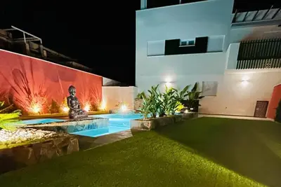 Image de Appartement Neuf avec Piscine à 50 mètres de la mer!