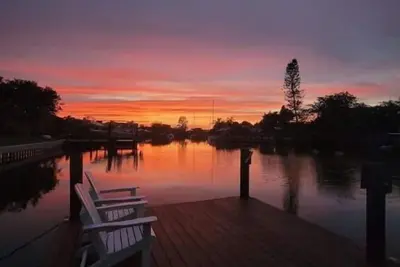 Image de Waterfront Home w/ Private Dock, Hot Tub, Kayaks, Paddleboards, Games