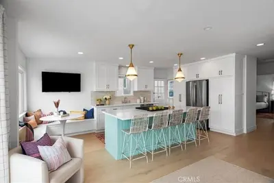 Image de Amazing location! Luxurious ocean view cottage