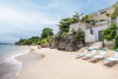 Image de Villa Francoise - 4 bedroom beachfront w\/ pool