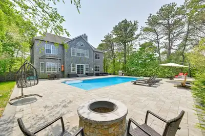 Image de Pet-Friendly Southampton Paradise with Pool!