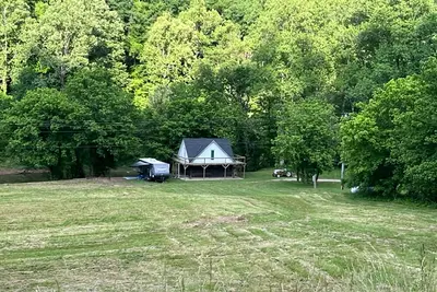 Image de River House within 30 minutes of Red River Gorge and Natural Bridge State Park. \n