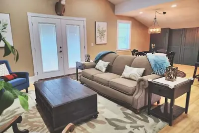 Image de Painted Sky Homestead Apartment - A unique farm stay, near Moody and Valdosta!