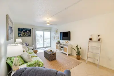 Image de Ocean-View Key Colony Beach Condo w/ Pool Access!