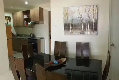 Image de 2 Bedroom Condo @ Midpoint Residences w\/ City View