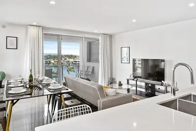 Image de 『Cassa Serenity』- Fascinating 3br Apt in Surfers