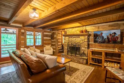 Image de Charming Cabin Near Blue Ridge Mountains