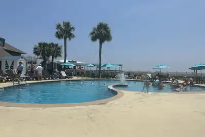 Image de Experience Island Bliss in this perfectly located Beach Club Villa!