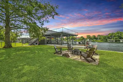 Image de Lakefront, Dock, Yard - Pet Friendly (w/ Fee)!