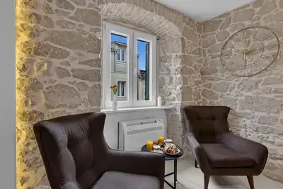 Image de Appartement de deux chambres avec le balcon Makarska (A-21443-a)