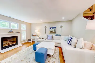 Image de Sea Colony getaway with shared pools, hot tubs, tennis, & gym plus beach access