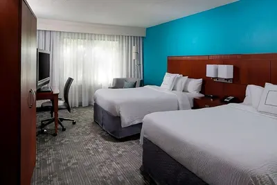 Image de Your Home Away From Home! 3 Modern Units, Short Drive to Highland Beach, Pool!