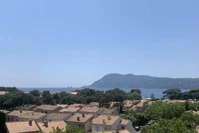 Image de Studio refait à neuf, vue mer, proche des plages et des commerces. . .