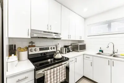Image de Luxury 2br Guest Suite: Fast WiFi | Bbq | Rainfall Showers I Near Downtown
